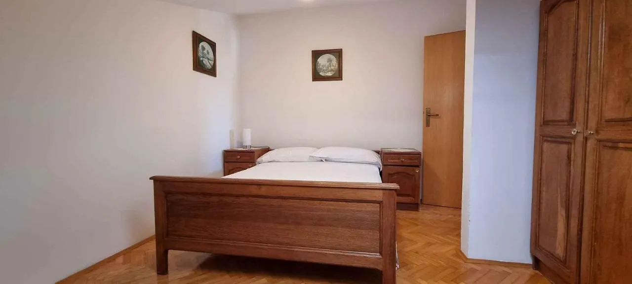 Apartment In Medulin With Two-Bedrooms 3